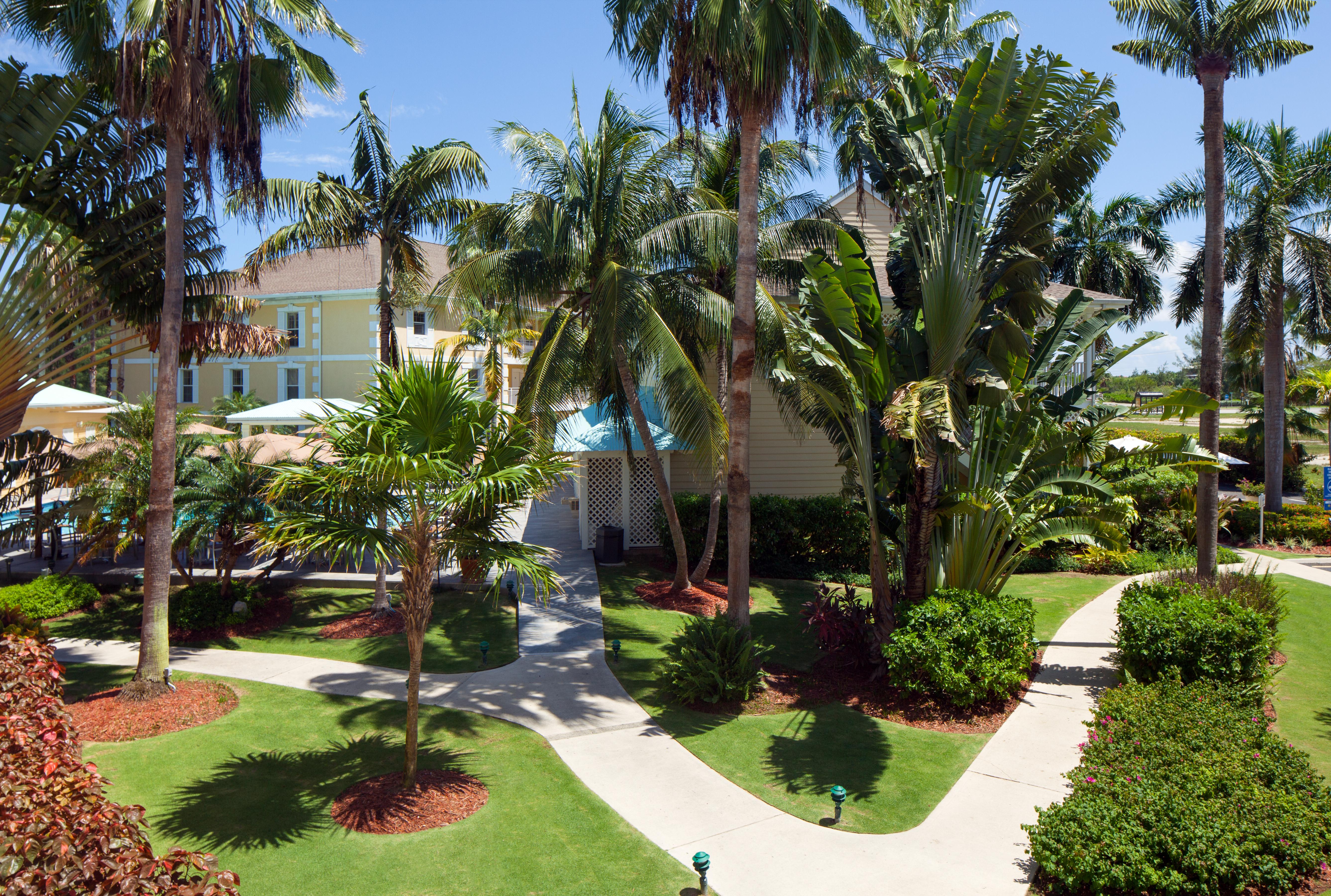 Sunshine Suites Resort West Bay Екстер'єр фото