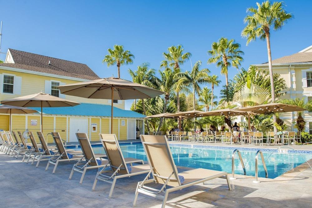 Sunshine Suites Resort West Bay Екстер'єр фото