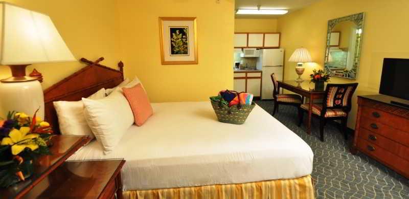 Sunshine Suites Resort West Bay Екстер'єр фото