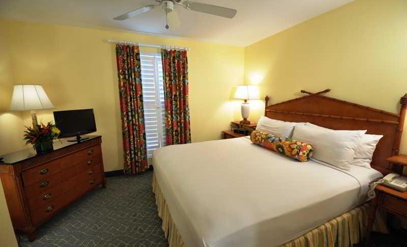 Sunshine Suites Resort West Bay Екстер'єр фото