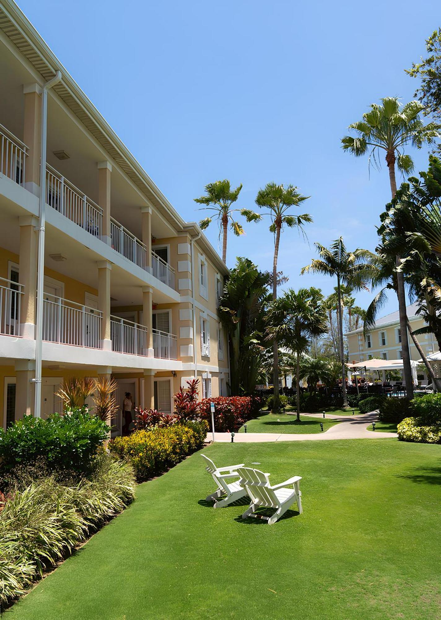 Sunshine Suites Resort West Bay Екстер'єр фото
