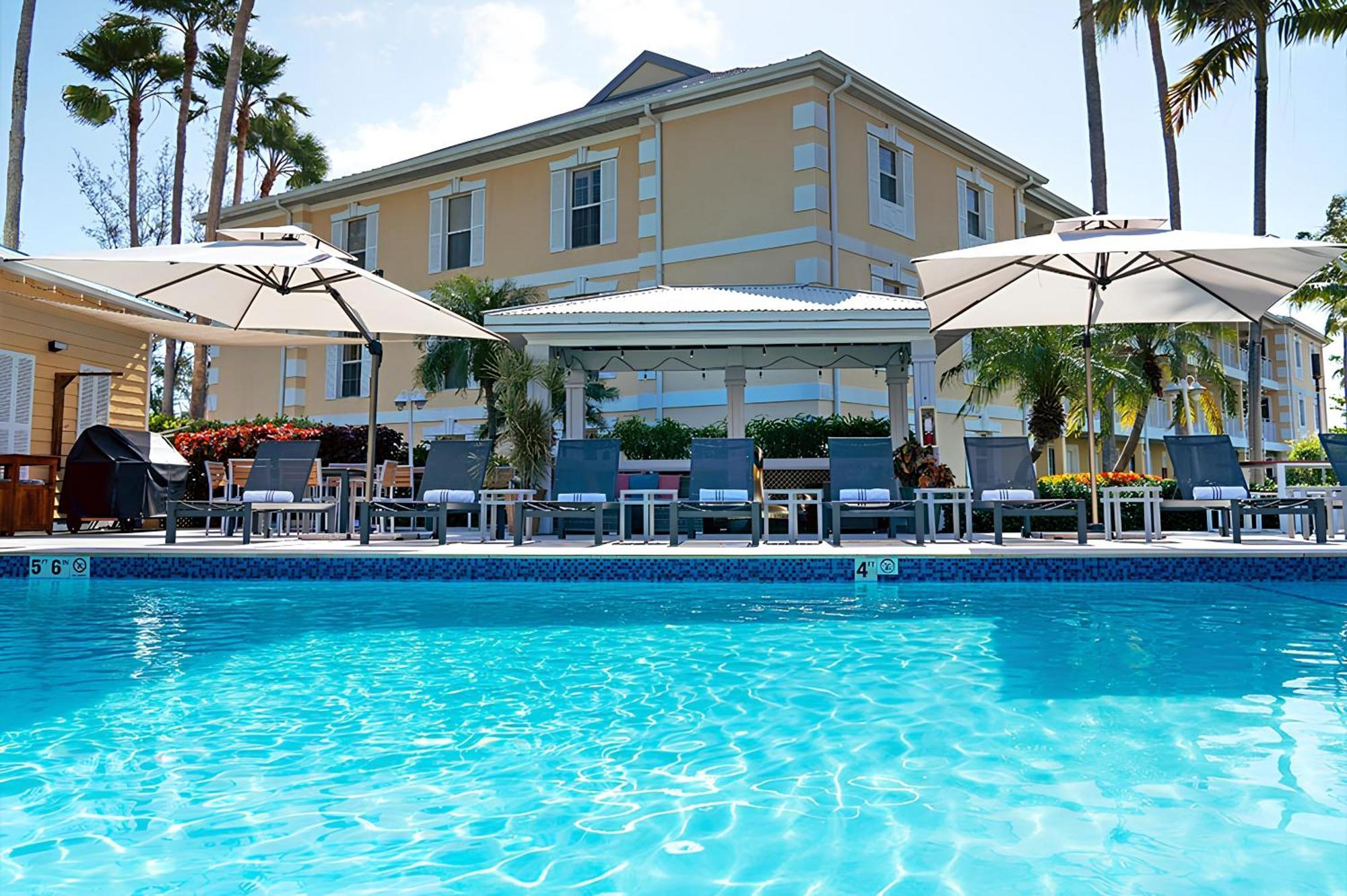 Sunshine Suites Resort West Bay Екстер'єр фото